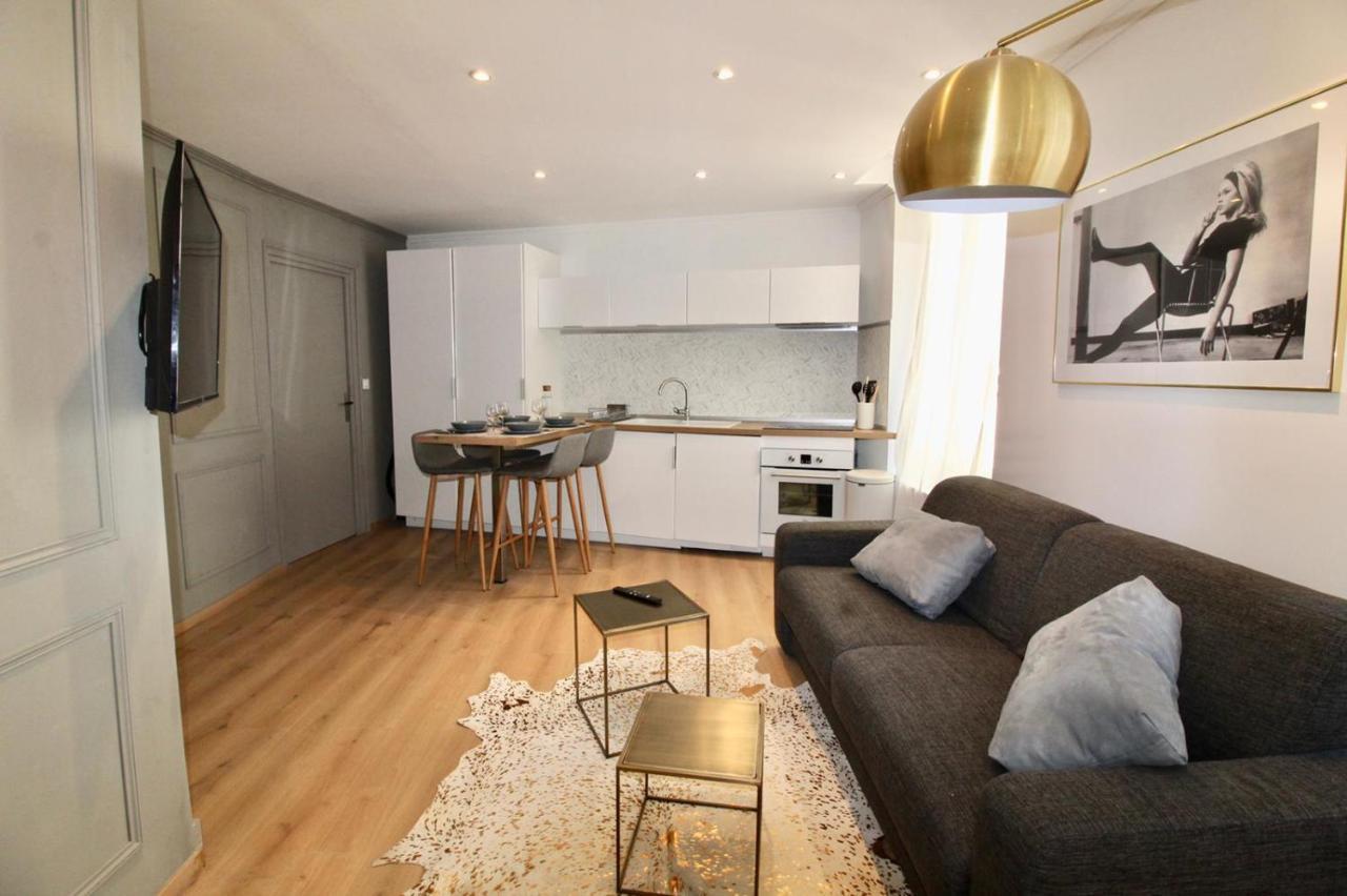 Lovely Apartment Heart Of Golden Square Fiber Wifi Nice Exterior foto